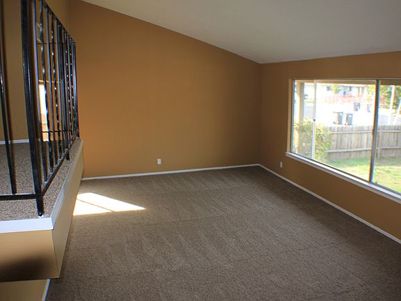 4th image of 2624 Stanfield Dr