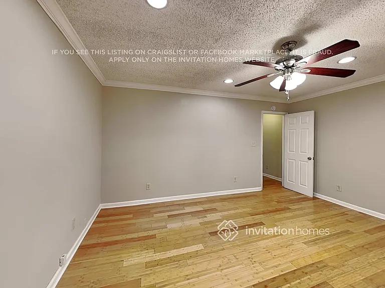 6297 Queens Ct — Photo 12