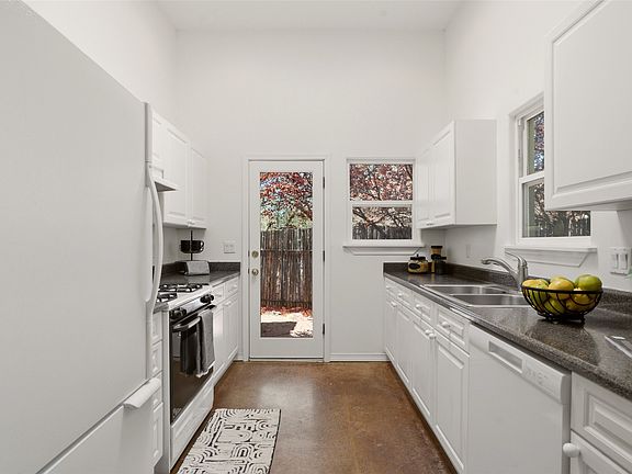 3rd image of 4408 Autumn Leaf Ln