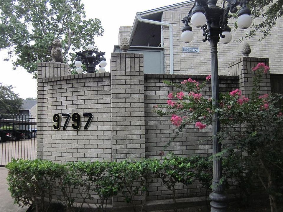 1st image of 9797 Leawood Blvd APT 302