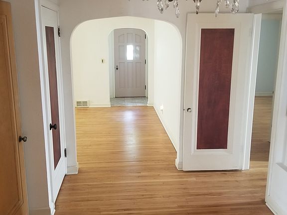 5th image of 6737 Harriet Ave S
