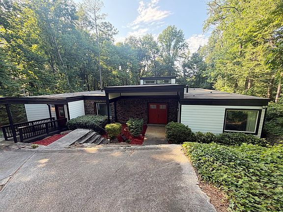 5th image of 2788 Galahad Dr