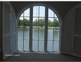 5th image of 4564 Bancroft Dr