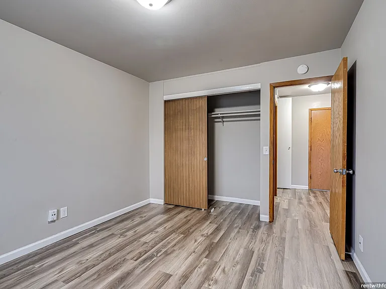 835 Merritt Ave — Photo 26