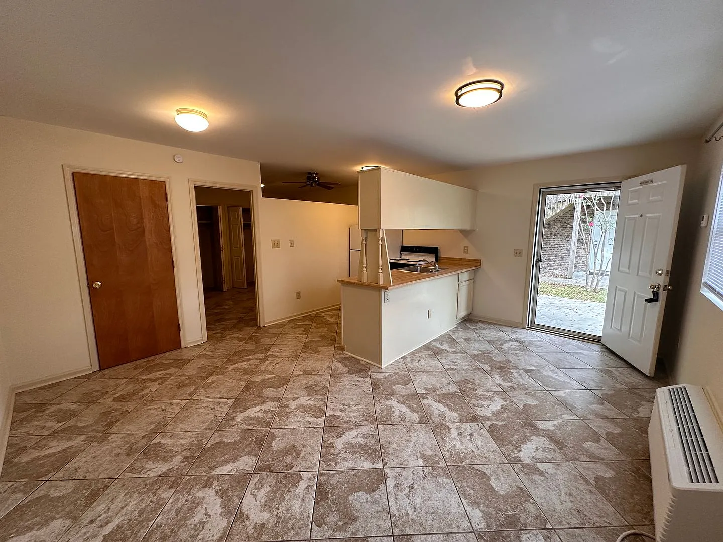 101 Lullwater Drive — Photo 2