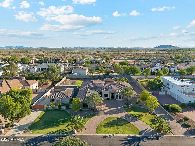 11407 E Bellflower Ct — Photo 2
