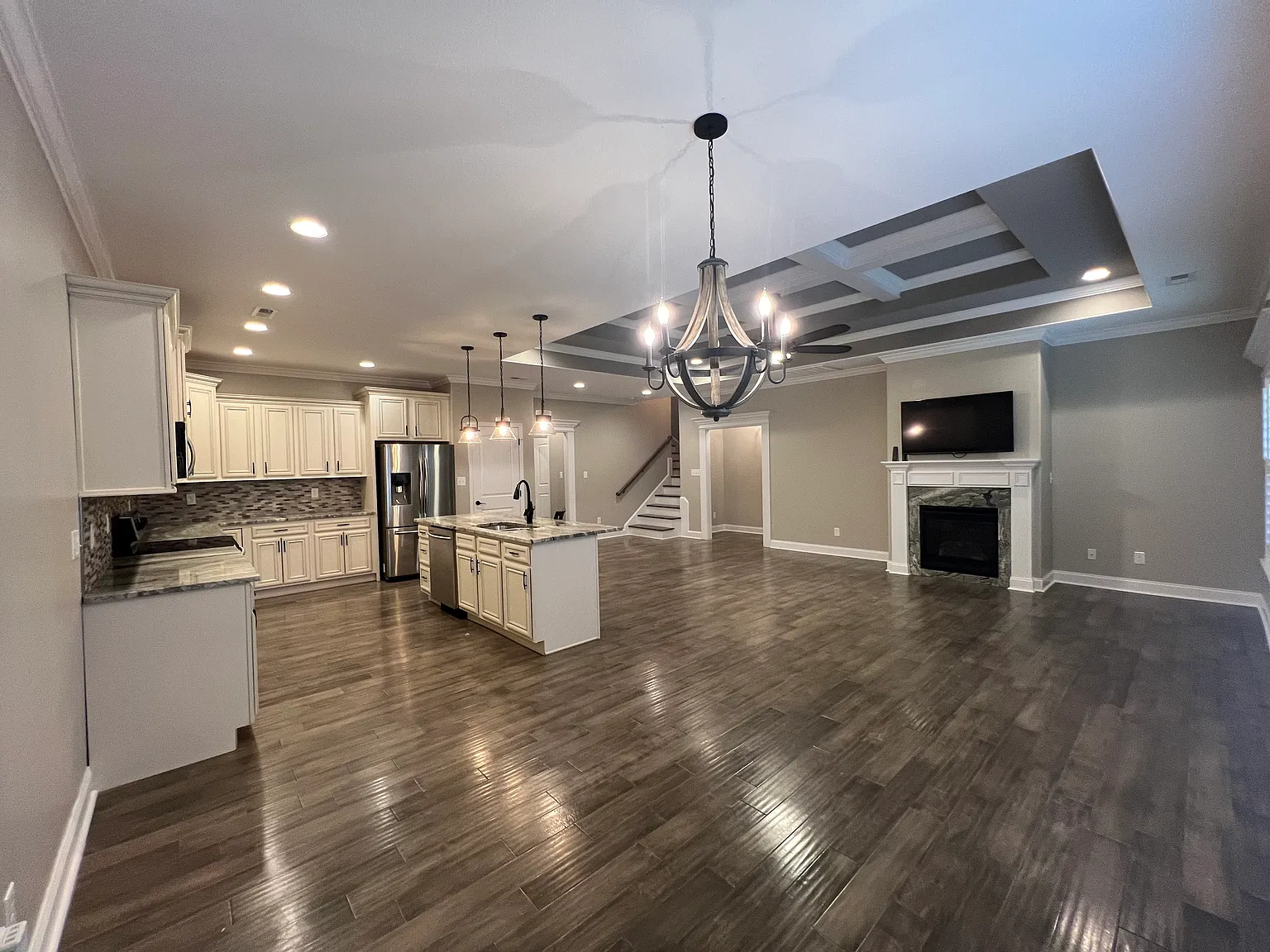 4 bed, 2200 sqft, $2,750 — Photo 2