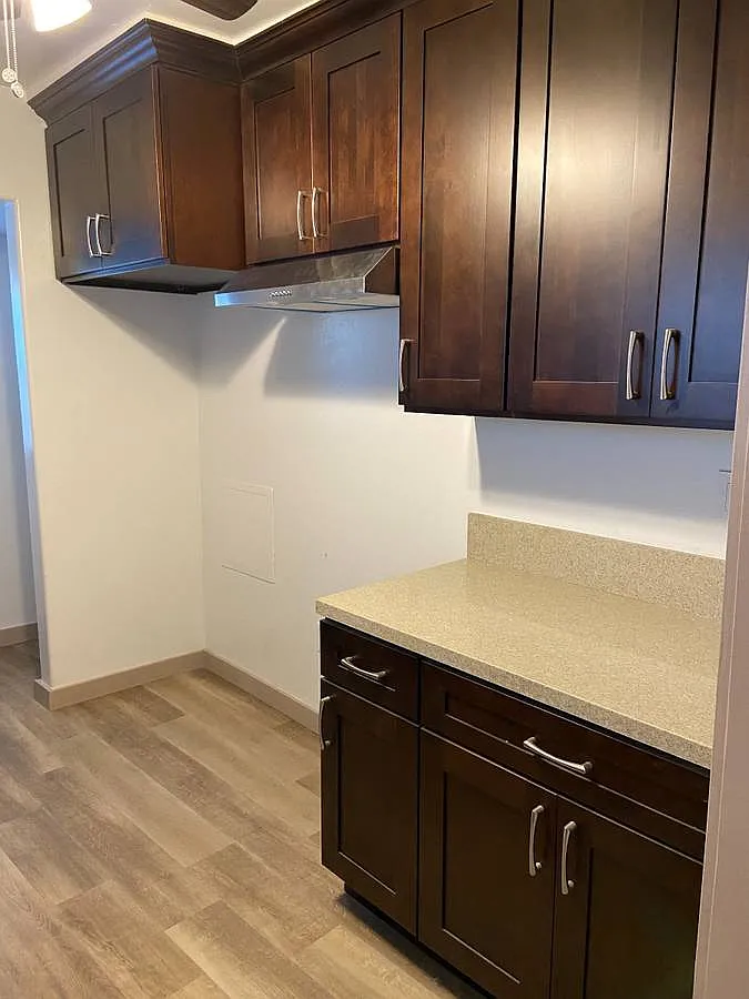 Building Photo - 555 E Dayman St #559