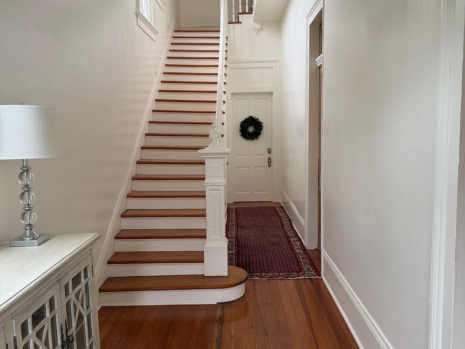 3 bed, 1100 sqft, $2,100 — Photo 2