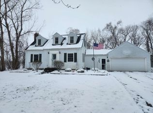 699 W Center Rd, Essexville, MI 48732