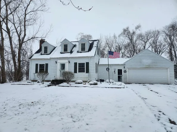 699 W Center Rd, Essexville, MI 48732