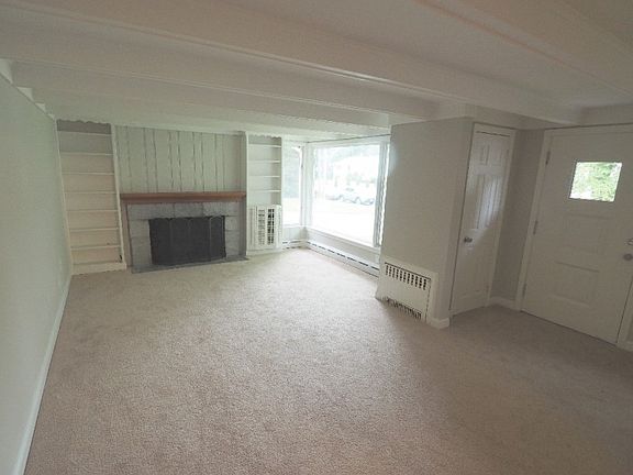 5th image of 217 Mapleridge Dr