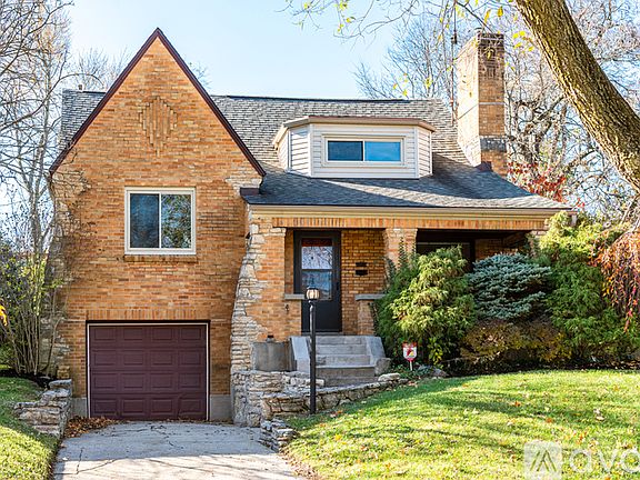 2nd image of 411 Cherry Dr