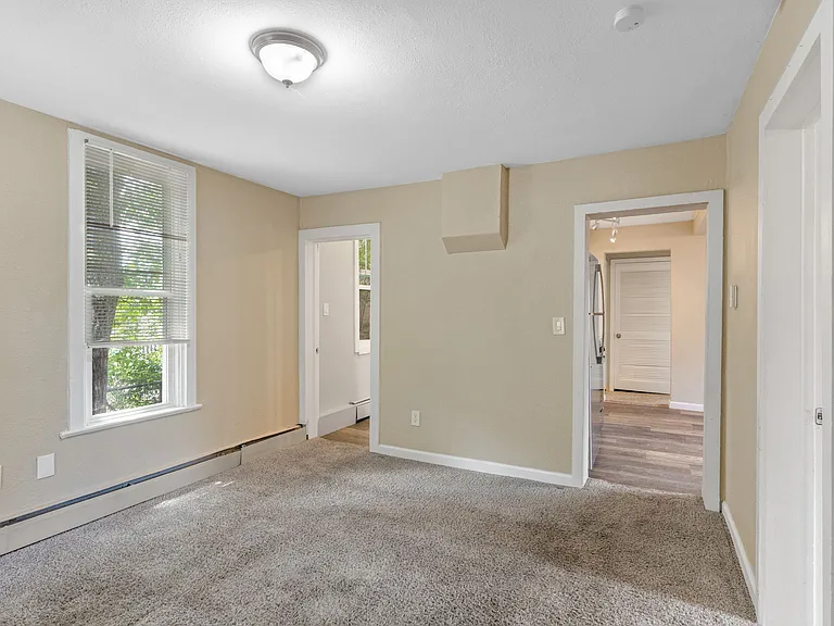 926 N Corona St — Photo 4