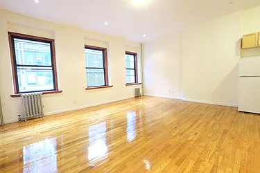 Rented by Urban Real Estate Inc