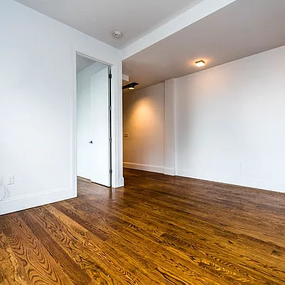 Rented by Nooklyn NYC LLC | media 43