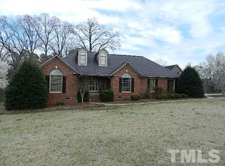 105 Broadleaf Dr, Angier, NC 27501