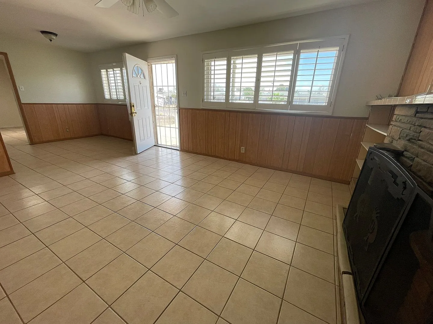 Spacious & Affordable Northeast Gem Only $1,250/Month! — Photo 3