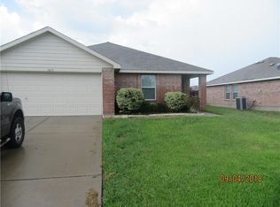 1815 Ridgecrest Dr, Terrell, TX 75160