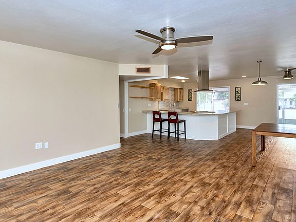 5th image of 9823 W Silverbell Dr