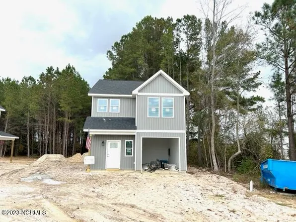 810 W Bridgers St Ext, Burgaw, NC 28425