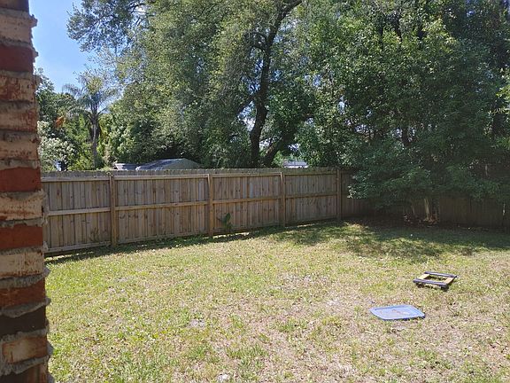 5th image of 2222 Larchmont Rd