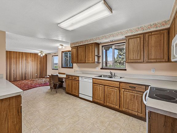 5th image of 951 SE Rancho Ln
