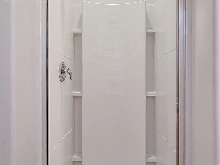 7009 S 78th Dr — Photo 25