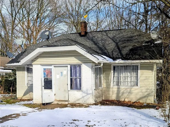 1575 Overlook Dr, Akron, OH 44314