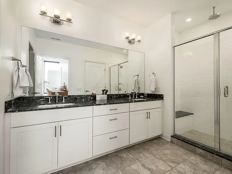 250 Spring St #713 — Photo 13