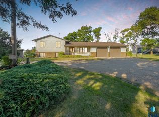 3509 S Infield Ave, Sioux Falls, SD 57110