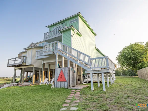 106 Clements Cv, Port Lavaca, TX 77979