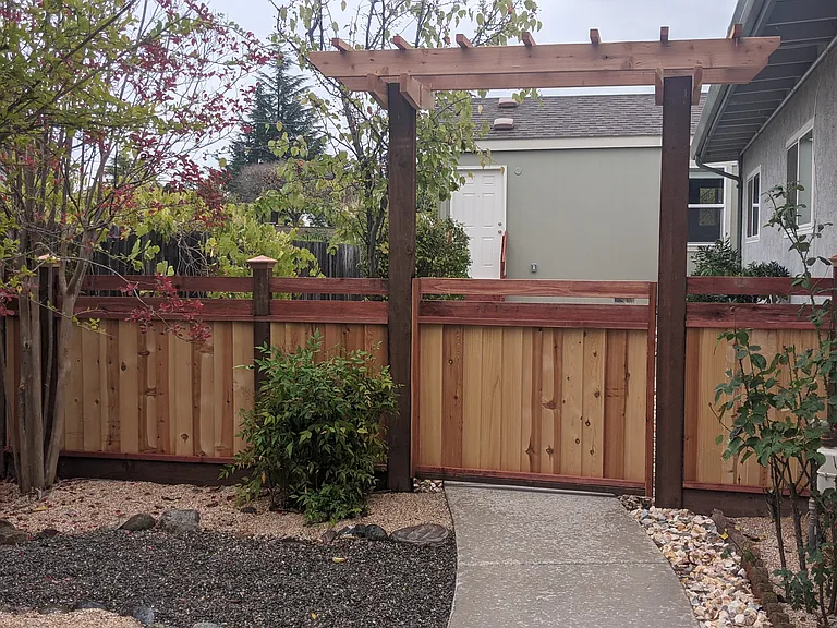 408 Springvalley Dr — Photo 1