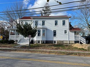 204 Maple Ave, Riverhead, NY 11901