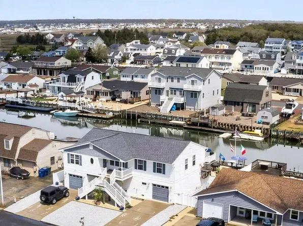 15 Kentucky Dr, Little Egg Harbor, NJ 08087