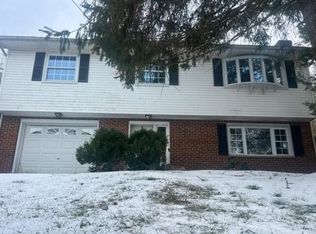 5197 Crystal Dr, Charleston, WV 25313