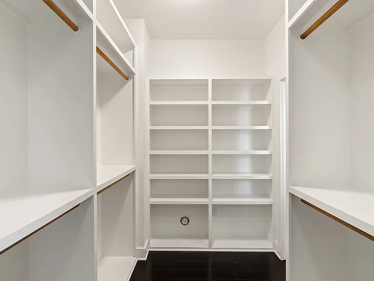 2105 Goodrich Ave — Photo 25