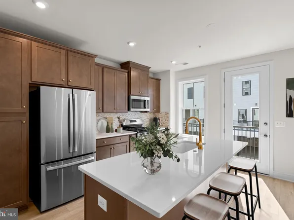 21748 Dollis Hill Ter, Ashburn, VA 20148
