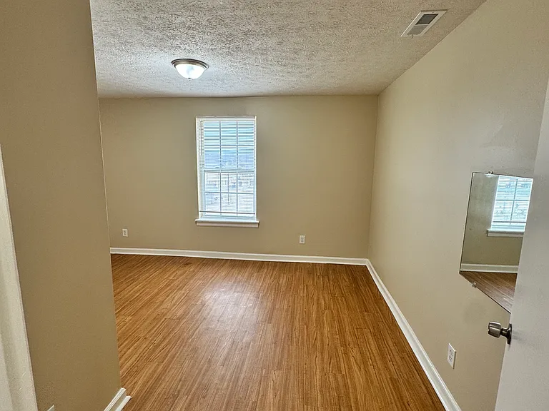 302 Olive St NE #202 — Photo 8