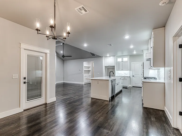 8225 Jenny Ln — Photo 32