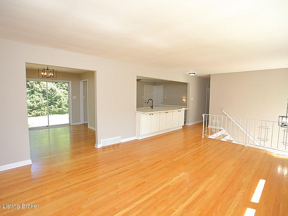 5th image of 3132 Sunny Ln
