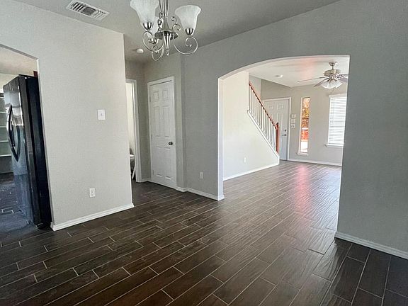 4th image of 832 Zachry Dr APT 2
