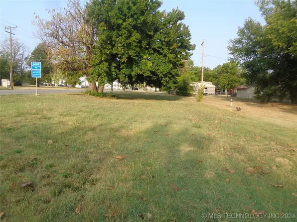 611 S Hickory Ave, Bartlesville, OK 74003