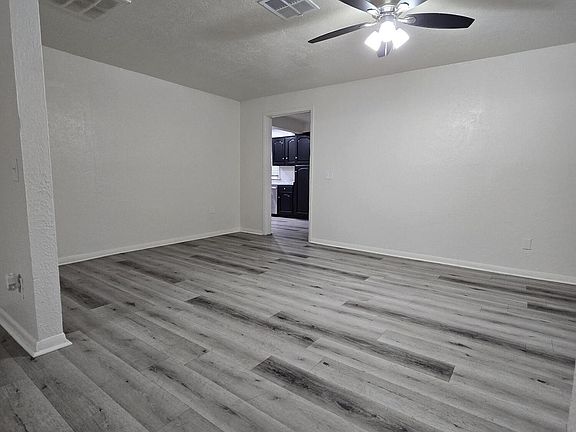 4th image of 6725 N 55TH Avenue