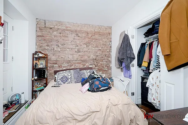 Rented by Keller Williams NYC | media 32