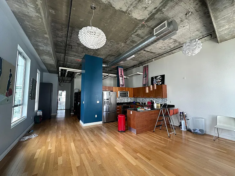645 W 9th St #731 — Photo 2