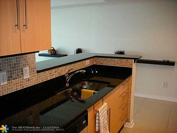 4th image of 325 Biscayne Blvd APT 3821