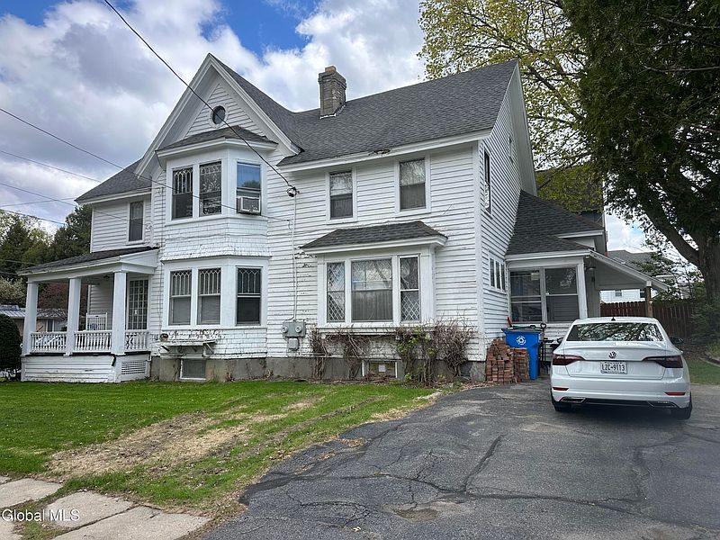 2nd image of 114 1st Avenue