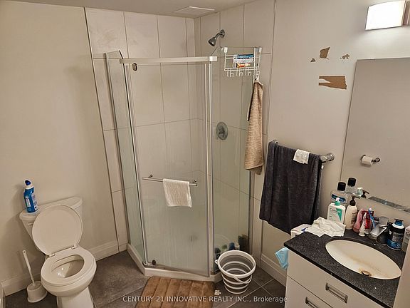 5th image of 652 Princess St #225