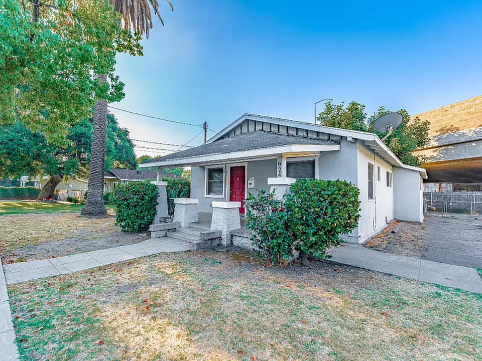 924 W Walnut Ave